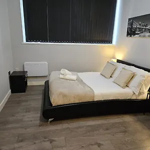 Nariken Apartments, Center Cardiff