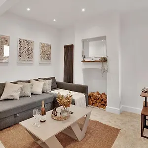 The Bay Escape -lovely 3bd House Cardiff